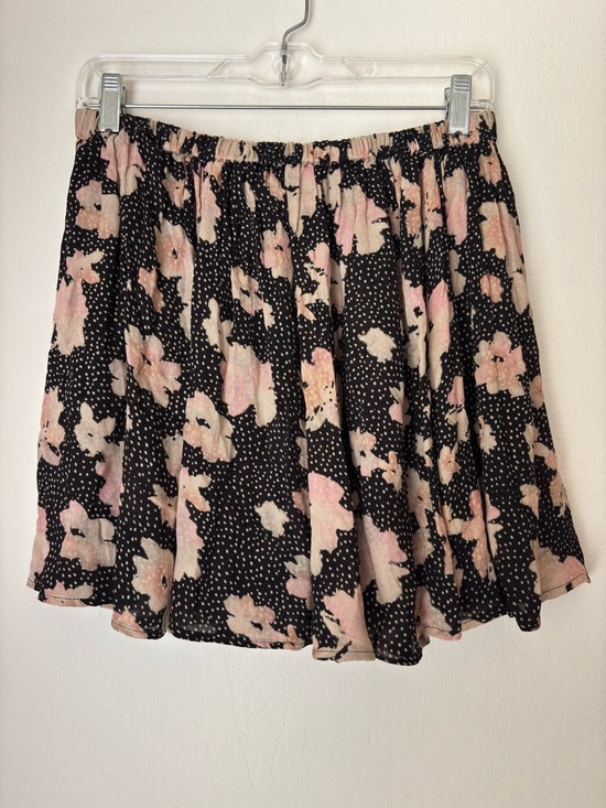 Kimchi Blue Dresses & Skirts - Kimchi Blue Floral Circle Skirt Size Small NEW Black Pink Lightweight Western